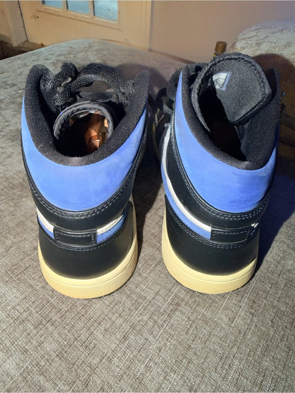 Air Jordan 1 Mid‎ Hyper Royal Black White Men’s Size 8
